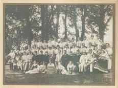 foto hasičského sboru z r. 1925. Fotka vznikla u příležitosti 40. výročí trvání sboru.
